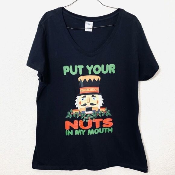 Christmas Nutcracker Graphic Screen Print Tee Shirt Black V-Neck Cotton Size XL - Picture 7 of 7